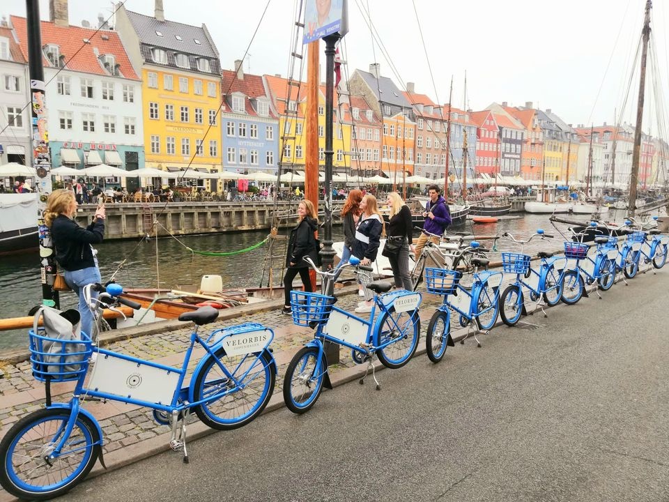 bicycle tourisme in copenhagen - blue city bikes for rent